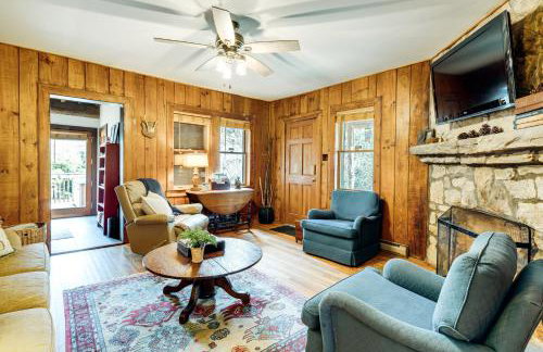 Peaceful Hendersonville Cabin - Hot Tub & Fire Pit - Foto 6