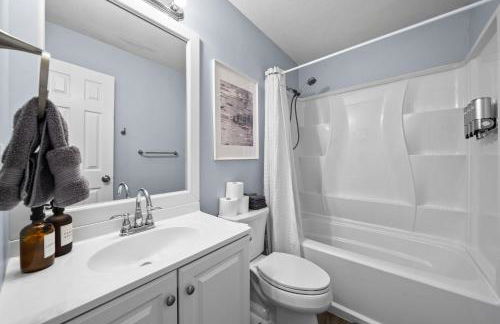 New Spacious Renovated Townhouse - Foto 21