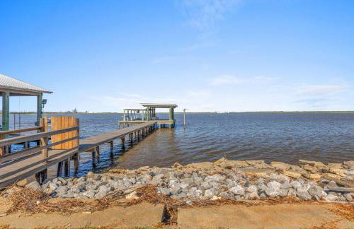 Waterfront 3 Bedroom Home - Foto 2