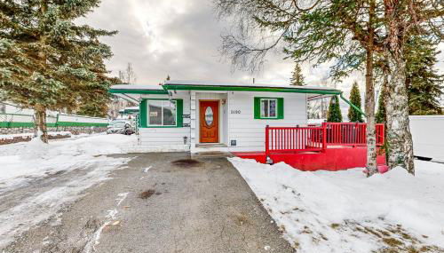 Families with Dogs! Alaskan Basecamp Near Mountains - Photo 2