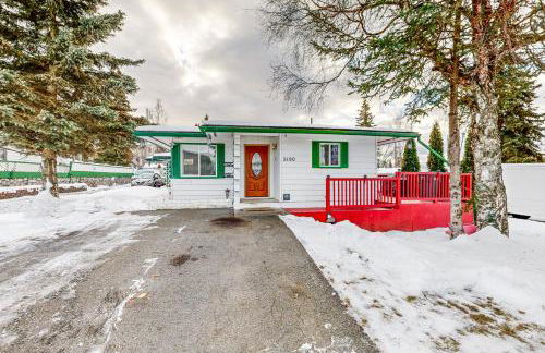 Families with Dogs! Alaskan Basecamp Near Mountains - Photo 2
