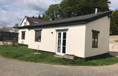 Charming 2-bed Apartment on Exmoor - Photo 2