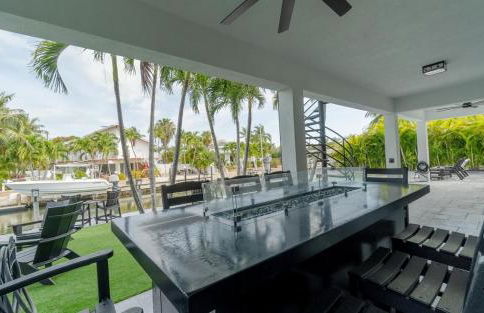 Villa Franchella - Waterfront Luxury Home, Pool, 45 Dock - Foto 42