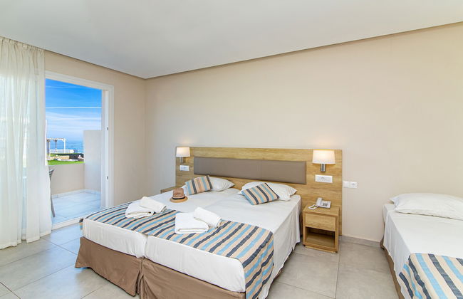 Theo Star Beach Hotel - Photo 17