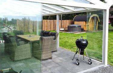 Neues Ferienhaus mit riesem Garten und Sauna und Pool - Foto 3