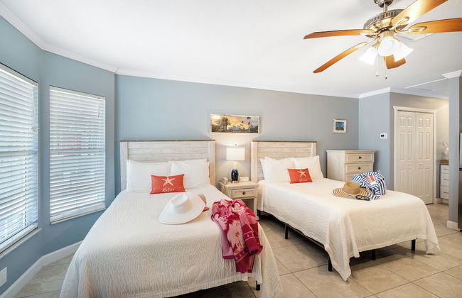 Tropical Beach Resorts - Photo 39