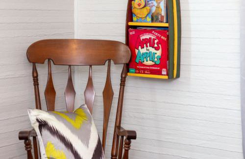 Cozy Downtown Seneca Bungalow - Foto 24