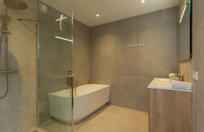 Nice Countryside Home With Garden - Photo 16