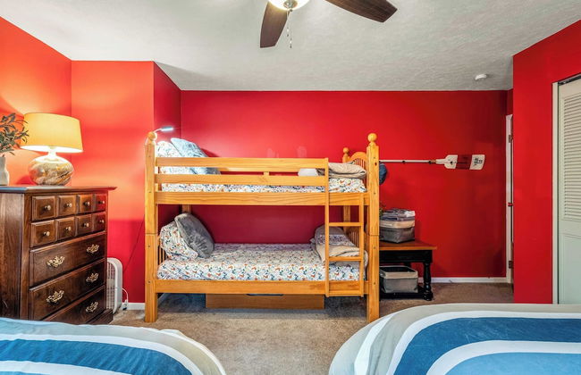 Double Diamond Lodge by Avantstay Group Escape w/ Firepit, Patio, Activities - Foto 32