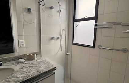 Apto espaçoso para até 8 hóspedes no Centro - Foto 16