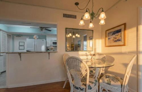 Spacious 3BR Beachfront Condo with Balcony & Parking - Foto 3