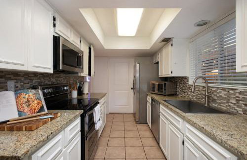 Texas Modern Minutes from Airport - Foto 13