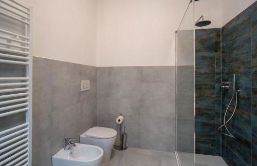 A step from the Beach - Roomy Apt with Sea Glimpse - Foto 19