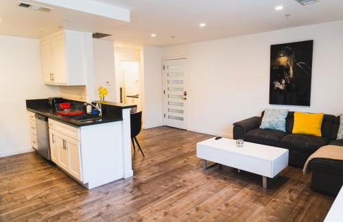 Chic Large 1 Bedroom Apartment in Koreatown with Dining Area Free Gated Parking - Foto 15