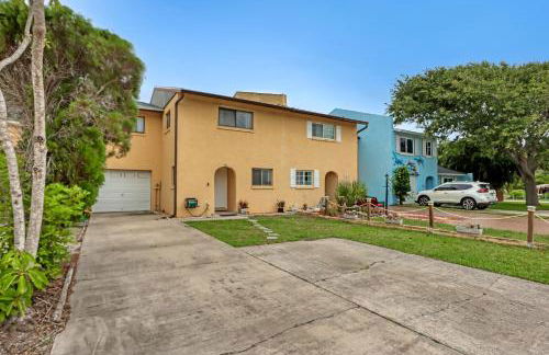 Spacious Townhome 5 Mins Walk to Beach - Foto 32