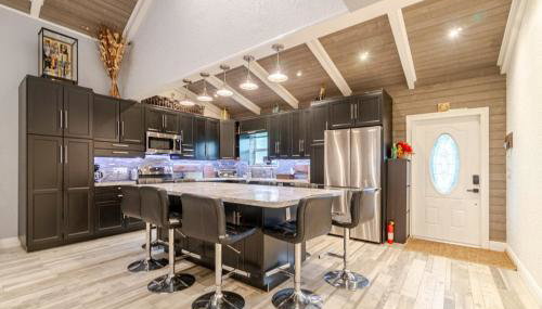 Artistic Retreat, King Suite with Private Balcony! - Foto 4