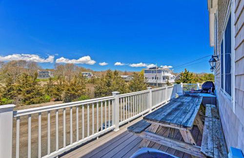 Sunny Beach House Getaway - Steps From Water! - Foto 26