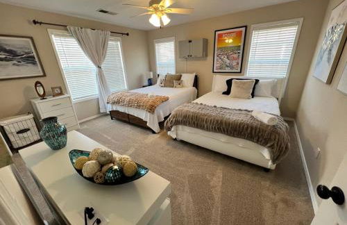 Family Fun! Sleeps 8, King Bed, 2 Queens, and Sofa Bed, Games - in Rogers - Foto 21