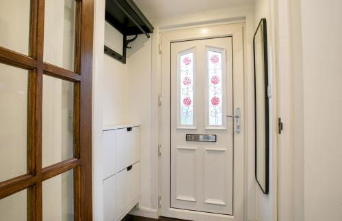 Charming Home - Free Parking - Private Garden - Pass the Keys - Foto 6