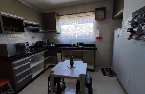 Apartamento para 6 pessoas custo benefício a 7 km da praia - Foto 11
