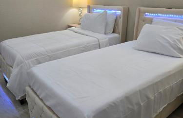 This luxury basement is the perfect getaway - Foto 22