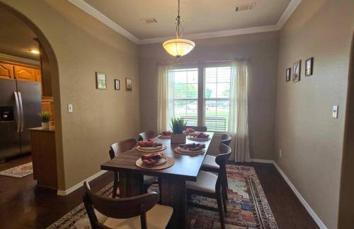 4 bedroom pet friendly grill under 5 min to airport and Choctaw Casino - Foto 24