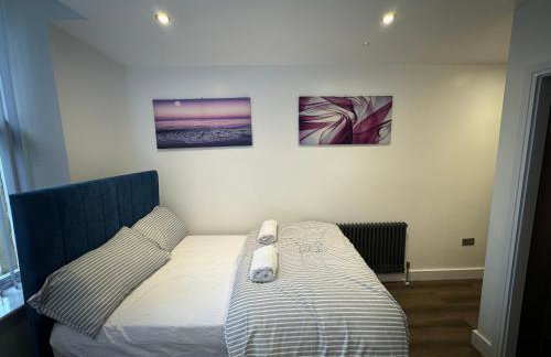 Luxury 6-Bed House - 6 En Suite- Jaquzzi Baths - Private Parking - Suitable for contractors - Foto 21