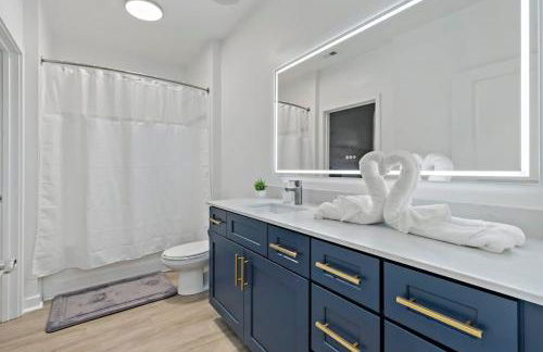 LUXE 1BD - 5 Min DT, Gym, Parking, W-D - Sleeps 6 - Foto 19