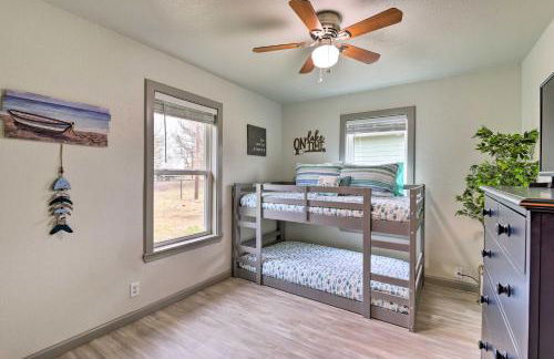 Lake Granbury Getaway about 1 Block to Waterfront - Foto 22