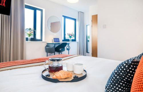 TheCountingSheep - Heathrow in 15 mins - Glass Balcony - Dedicated Workspace - Foto 35