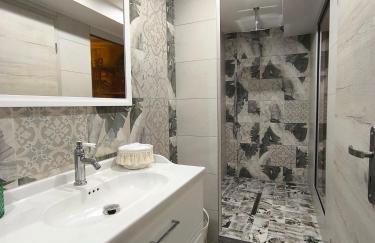 Paradise and Love Room - Photo 9