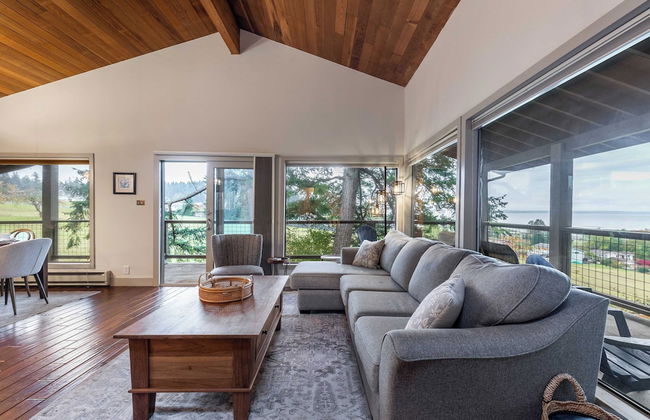 Windswept by Avantstay Water Views, Covered Deck, Walk to the Beach - Photo 8