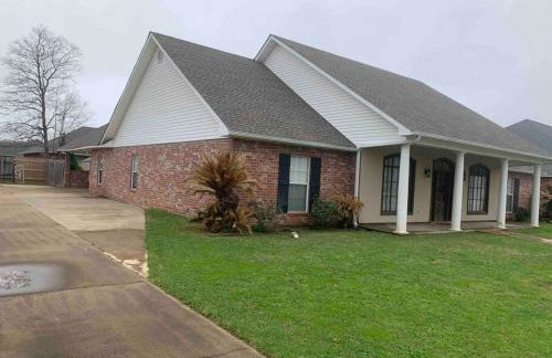 Luxury, modern, homely 4 bedroom house, close to city center, hospitals and shopping centers - Foto 20