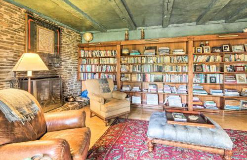 Lovely Brookfield Home with Private Deck and Views - Foto 3