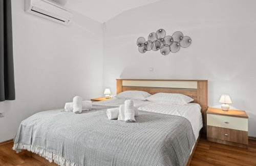 Holiday Home Mla i - Three Bedroom Holiday Home with Pool - Photo 19