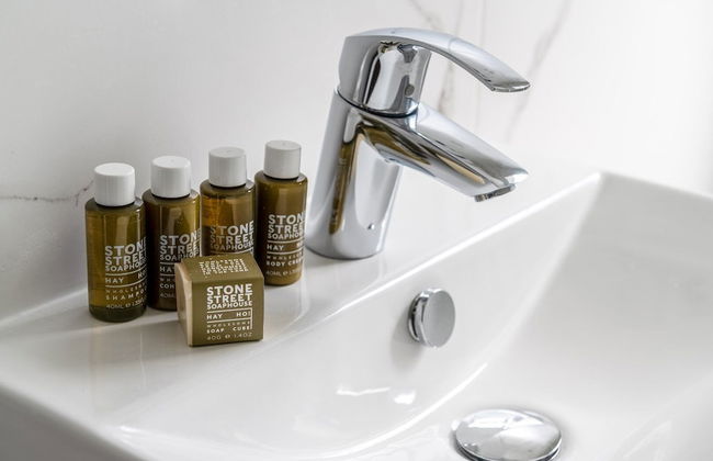 Stylish Kings Cross Flat - Photo 18