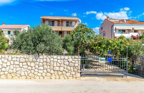 Apartments Ivan Sea View in Peaceful Lun - Photo 35