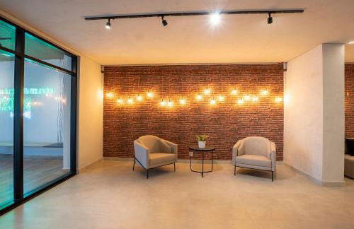 Citizen Bueno by Marzani Host - Photo 7