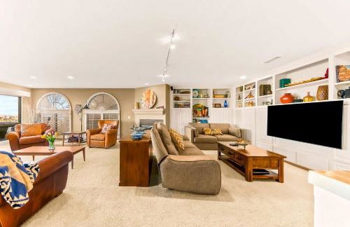 Spacious Beautiful Home with Stunning Bay Views - Foto 26