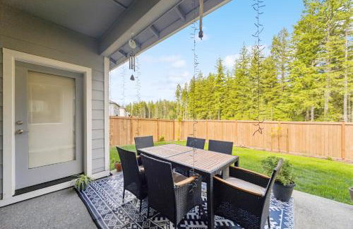 Serene Port Orchard Retreat - 3BR 3BA with Trails and Amazing Views - Foto 34