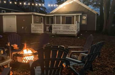 Beachglass Cottage - Family Friendly Kids and Pets - Photo 37