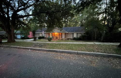 Parkhill Place- Mins from University of South AL - Foto 59