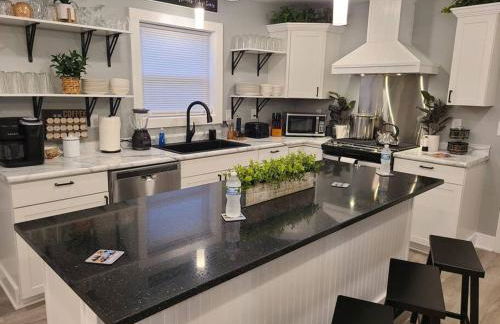 Newly Built Waterfront home w/Amazing Views - Foto 14