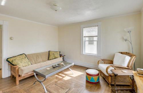 Walk to Beach House with Deck and Yard in Lubec! - Foto 1