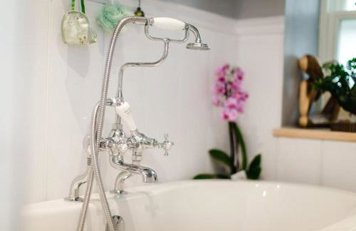 1800 Period Grade 2 Listed Cottage Addingham - Photo 16