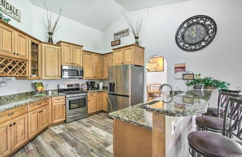 Saltwater Pool and Fire Pit Glendale Family Getaway - Foto 9