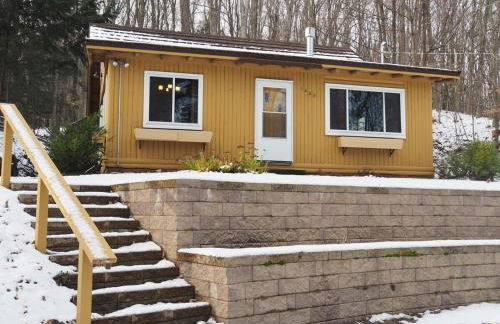 The Crystalaire Cabin - Charming and Relaxing! - Photo 2