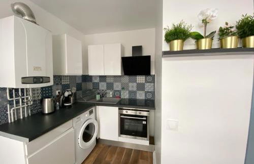 015 CHIC & COSY STUDIO 41m2 HYPERCENTRE WIFI SMART TV NETFLIX - Foto 24