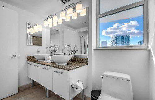 Luxury 2BD Corner Loft with Stunning Miami River View - Foto 37