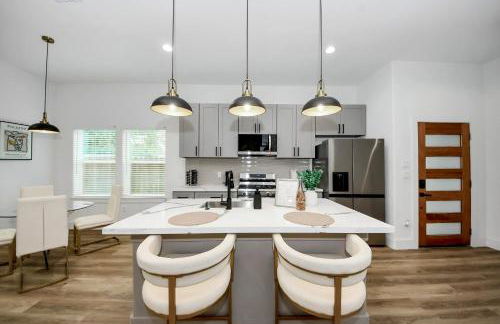 NEW! The Brandōn - Upscale Manor - Garage - Near Medical Center & NRG - Foto 33